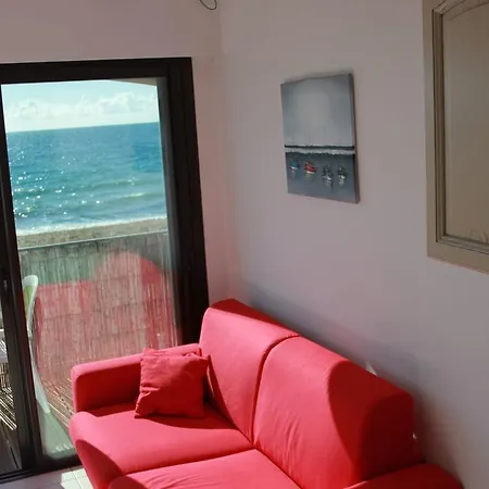 Апартаменты Les Pieds Dans L'eau *