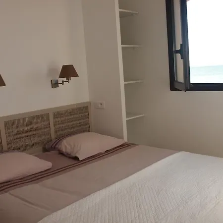 Les Pieds Dans L'eau Апартаменты *