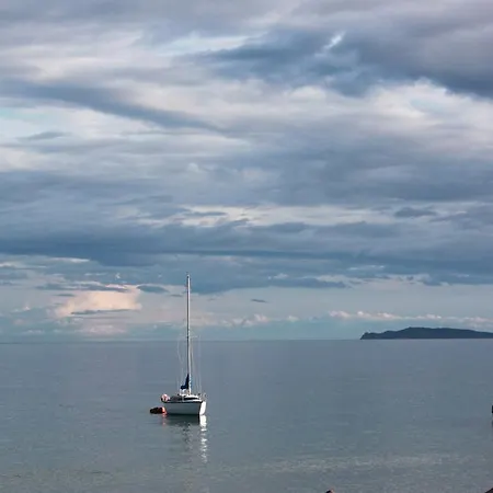 Апартаменты Les Pieds Dans L'eau