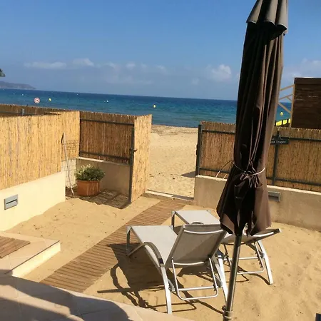 Апартаменты Les Pieds Dans L'eau Ла Круа-Вальме