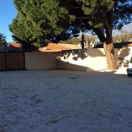 Les Pieds Dans L'eau